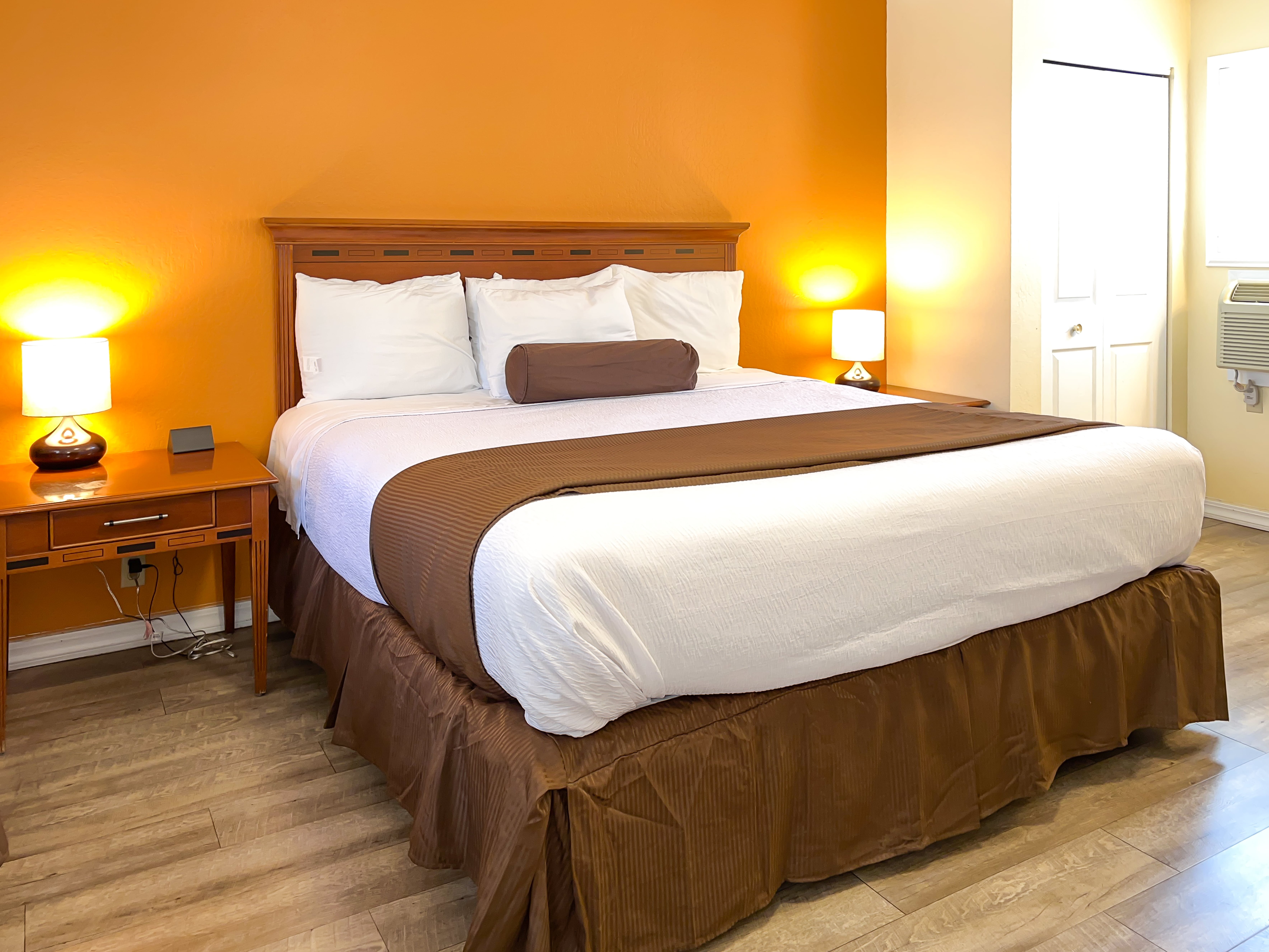 The Old West Inn - One Bed - 1 (1)