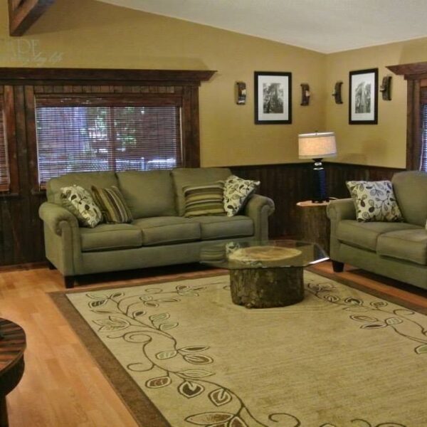 Redwood-River-Resort-Living-Room.jpg