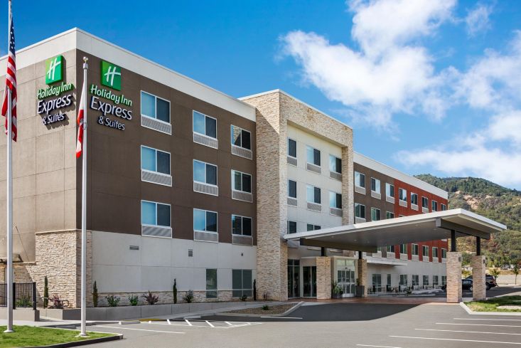 holiday-inn-express-and-suites-ukiah-8167003457-3x2